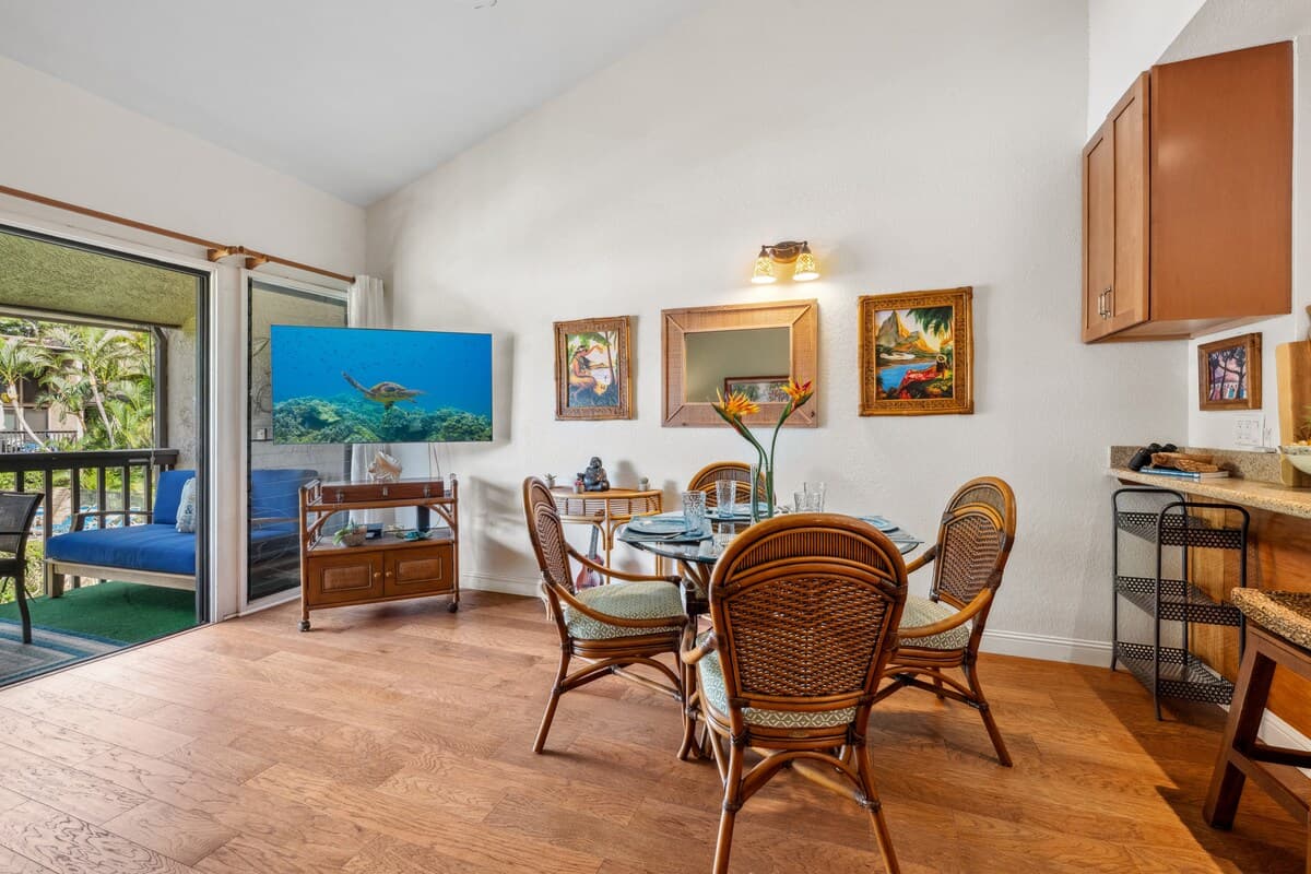 Condo in Kihei · ★4.96 · 2 bedrooms · 4 beds · 1 bath - Photo 4