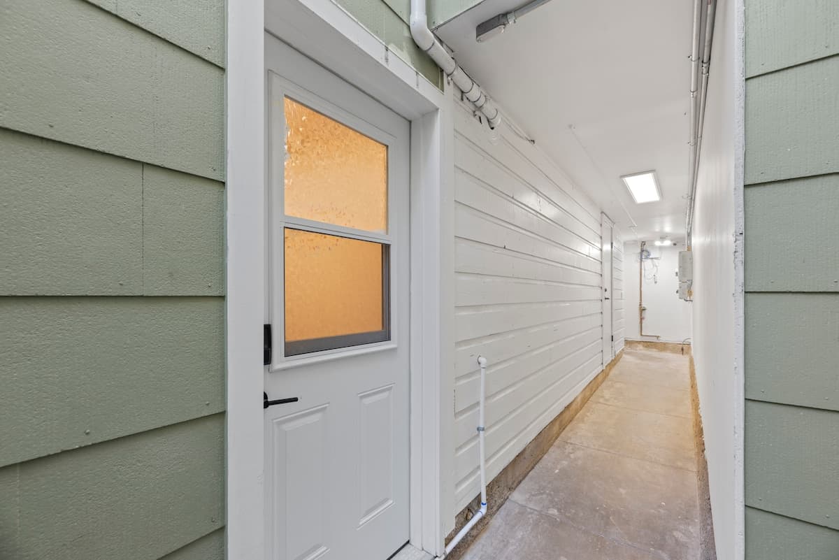 Sweet Sunset Suite (3bd/1ba, Beach in 4 Blocks) - Photo 2
