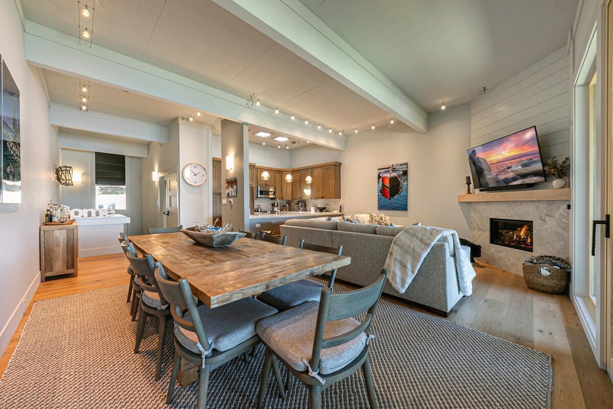 Lakefront Home at Water's Edge with Balcony - Photo 4