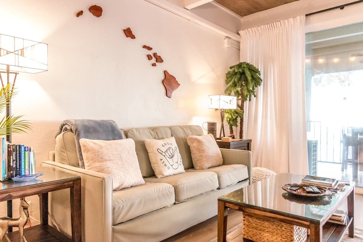 Condo in Kailua-Kona · ★4.99 · 2 bedrooms · 3 beds · 2 baths - Photo 3