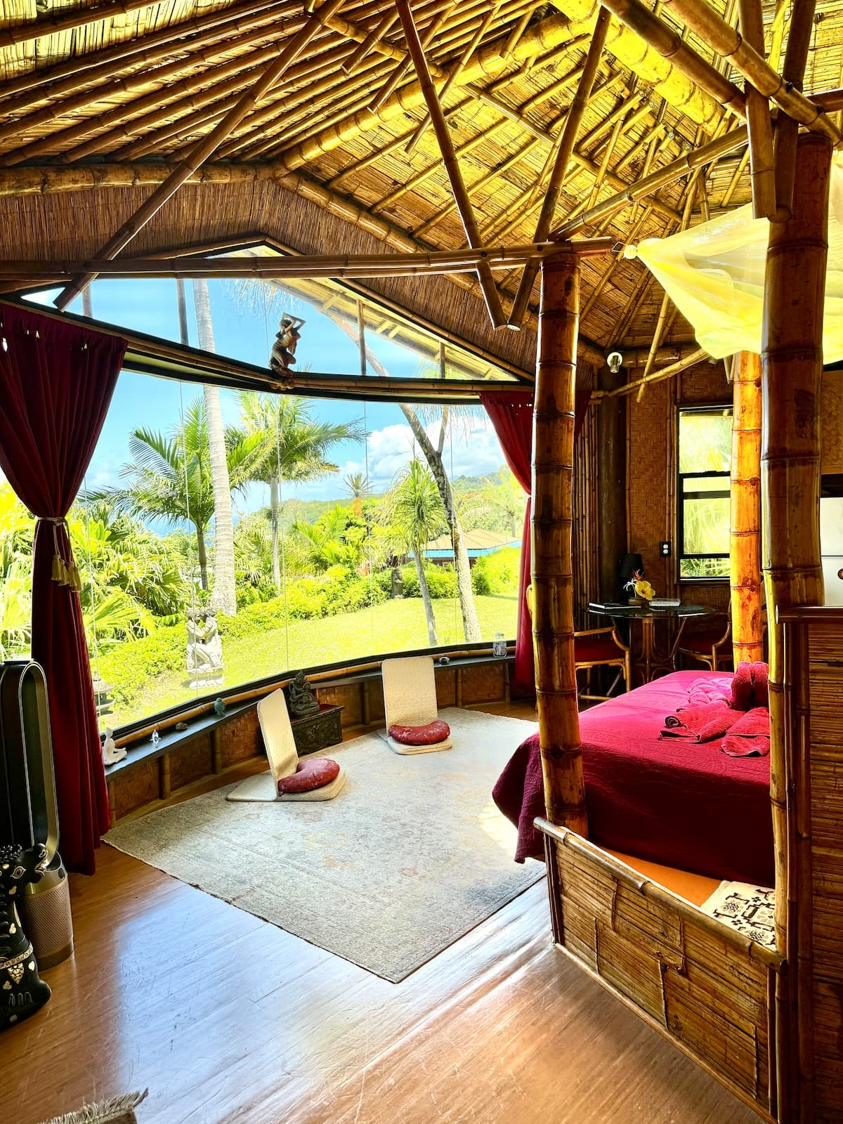 Honeymoon Haven: Ocean Vista & Bamboo Temple Bliss - Photo 4