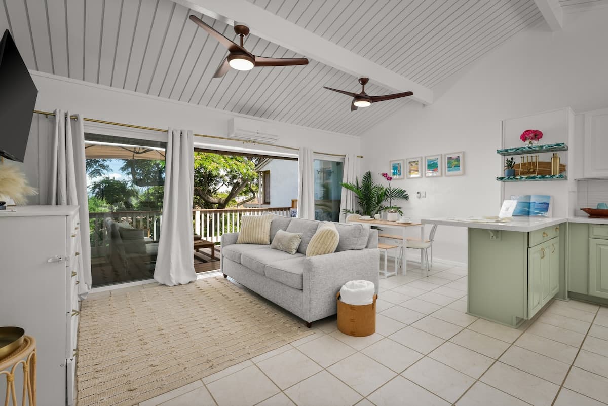Condo in Kailua-Kona · ★4.98 · 1 bedroom · 2 beds · 1 bath - Photo 2