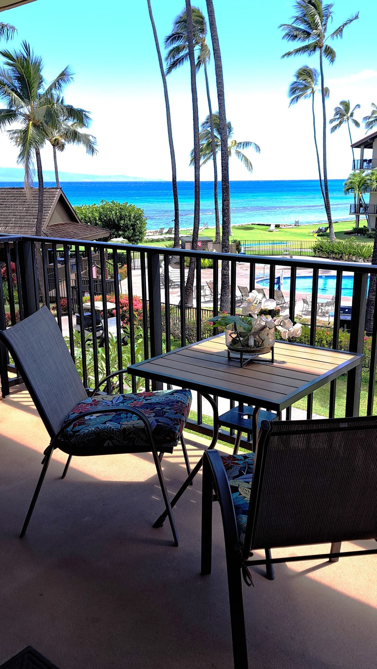 Condo in Lahaina · ★4.99 · 1 bedroom · 2 beds · 1 bath - Photo 1