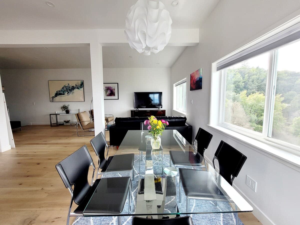 Secluded 5,000 sqft Villa with Bay Area Views - Photo 4