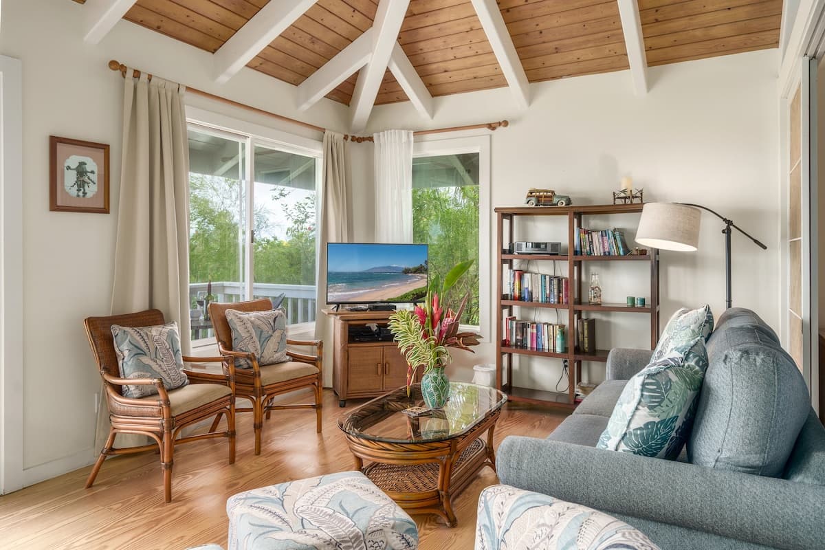 Guesthouse in Haiku-Pauwela · ★4.93 · 2 bedrooms · 3 beds · 1 bath - Photo 3