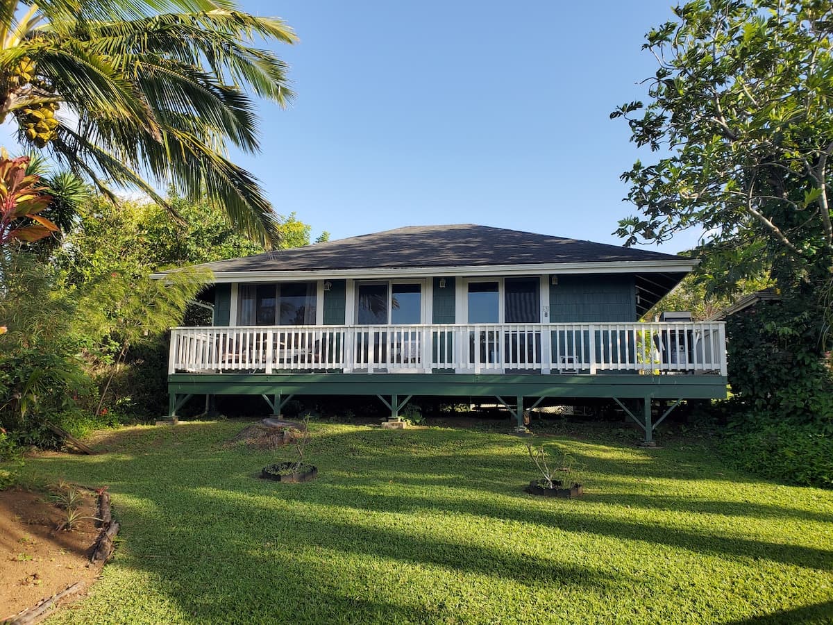 Guesthouse in Haiku-Pauwela · ★4.93 · 2 bedrooms · 3 beds · 1 bath - Photo 1