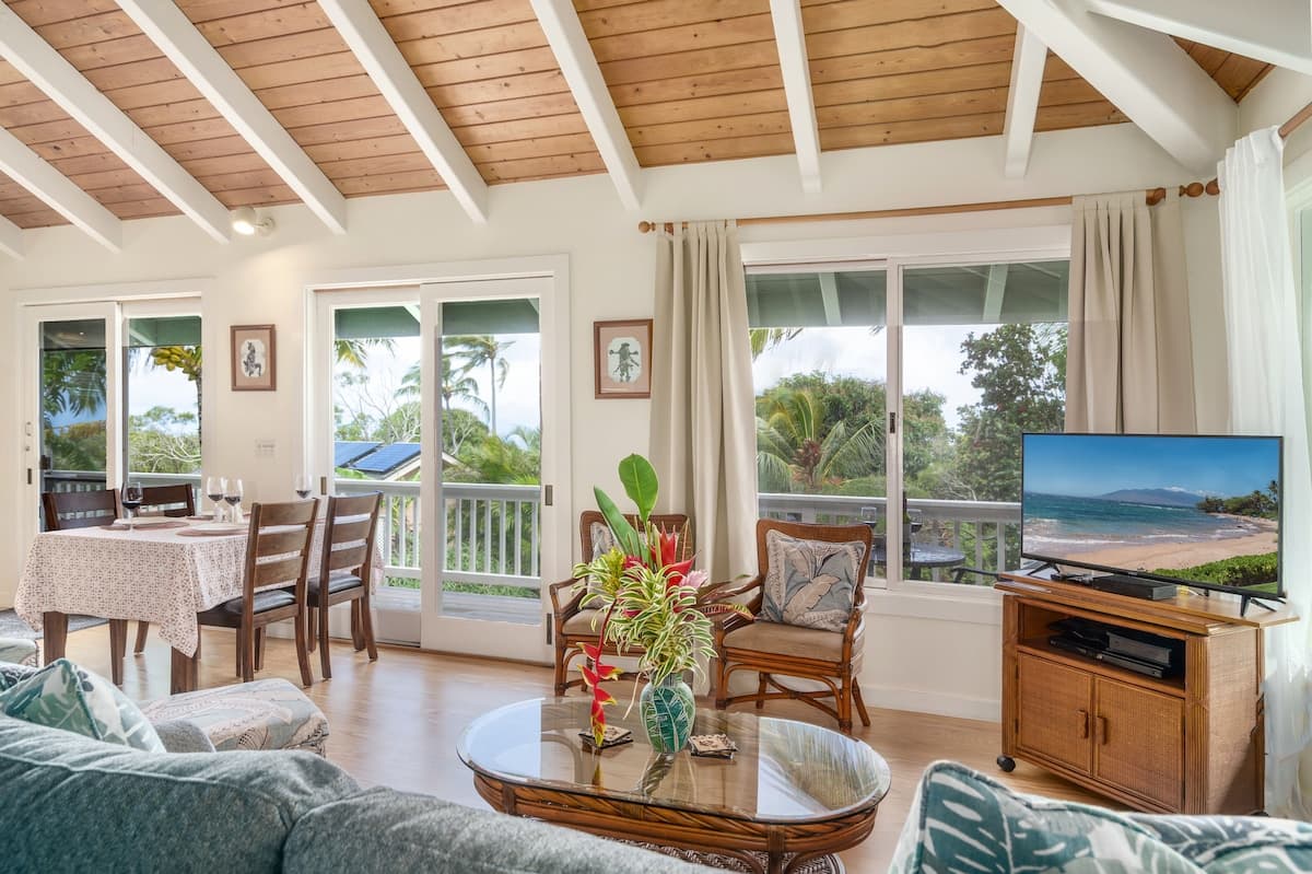 Guesthouse in Haiku-Pauwela · ★4.93 · 2 bedrooms · 3 beds · 1 bath - Photo 4