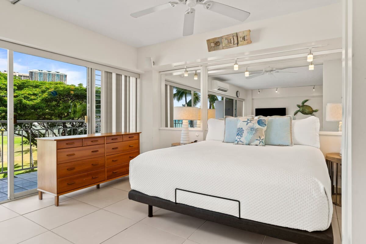 Ocean View Beachfront Luxury at Waikiki Shore #303 - Photo 1