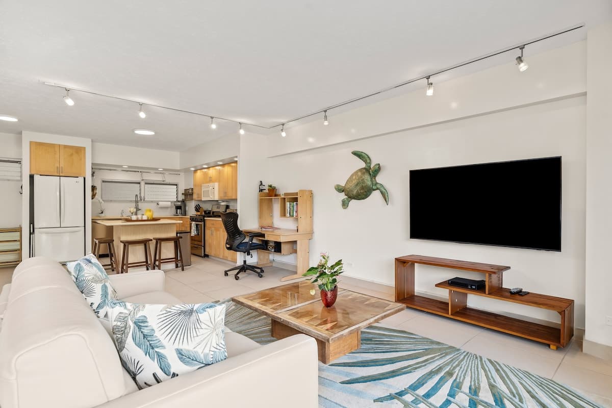 Ocean View Beachfront Luxury at Waikiki Shore #303 - Photo 4