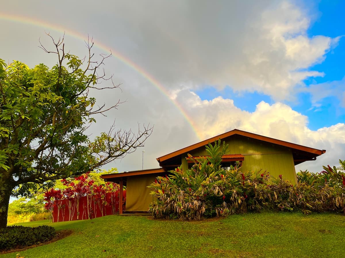 Cabin in Hakalau · ★4.97 · 1 bedroom · 3 beds · 1 bath - Photo 3