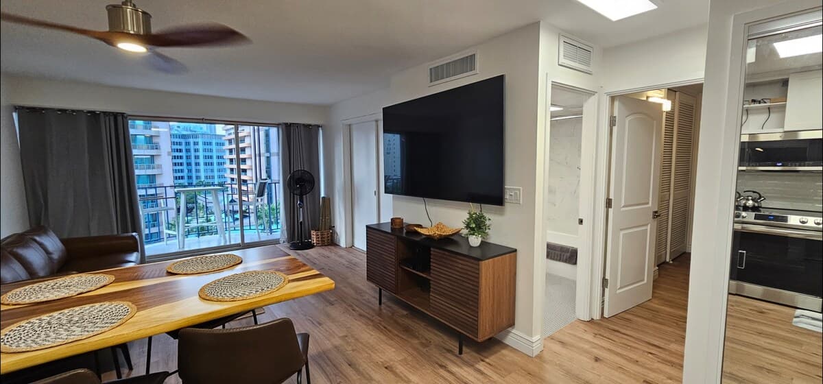 New 2 Bedroom Condo! - Photo 2