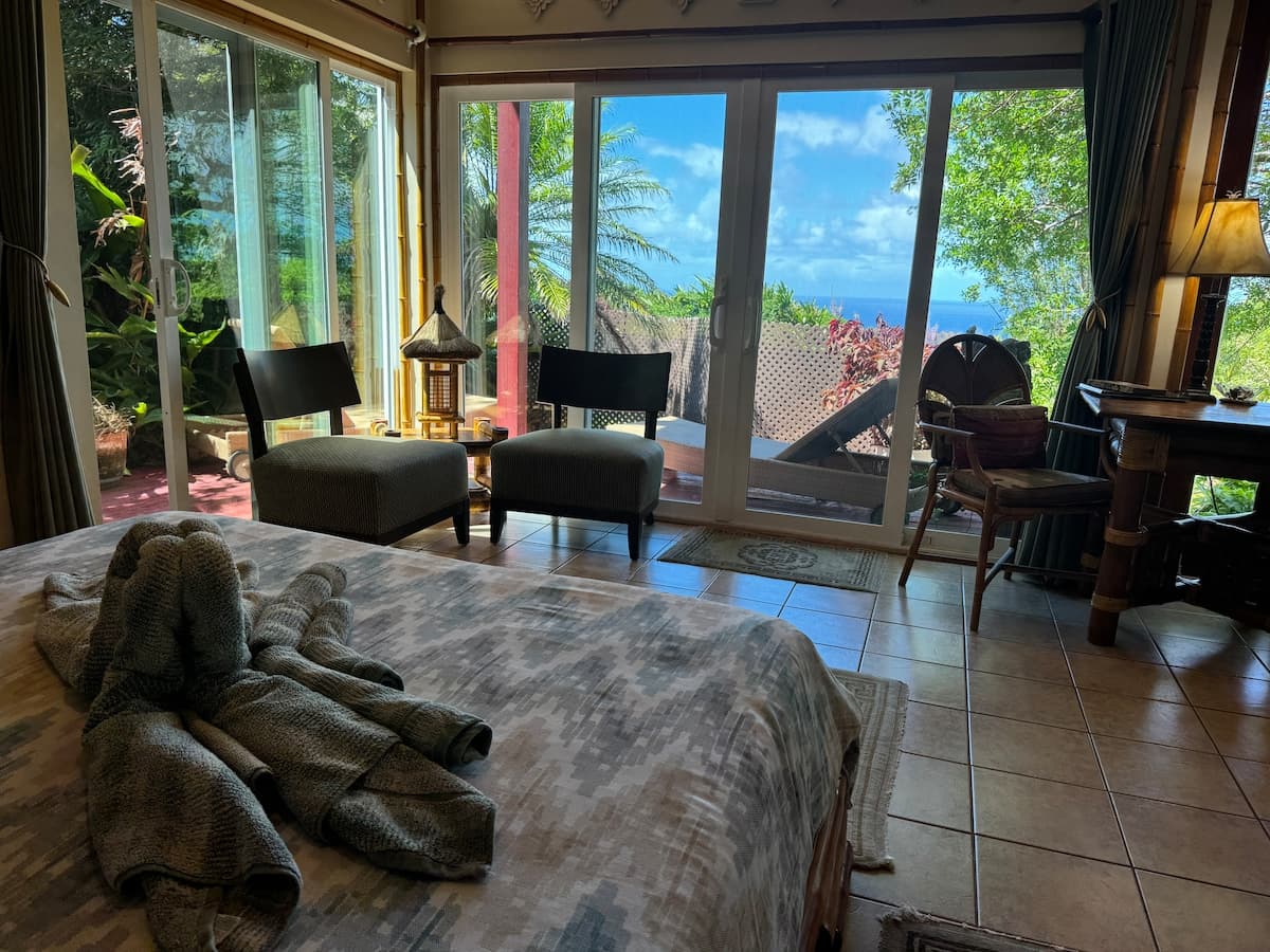 Oceanfront EcoRetreat: Waterfall, Trails, Serenity - Photo 5