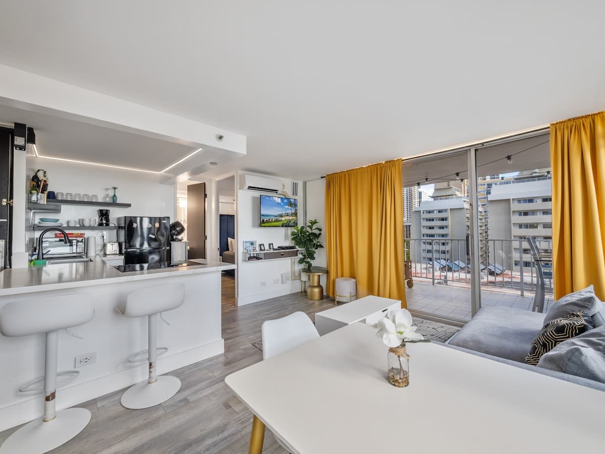 Upscale Ocean view family unit -1BR Near Beach! - Photo 4