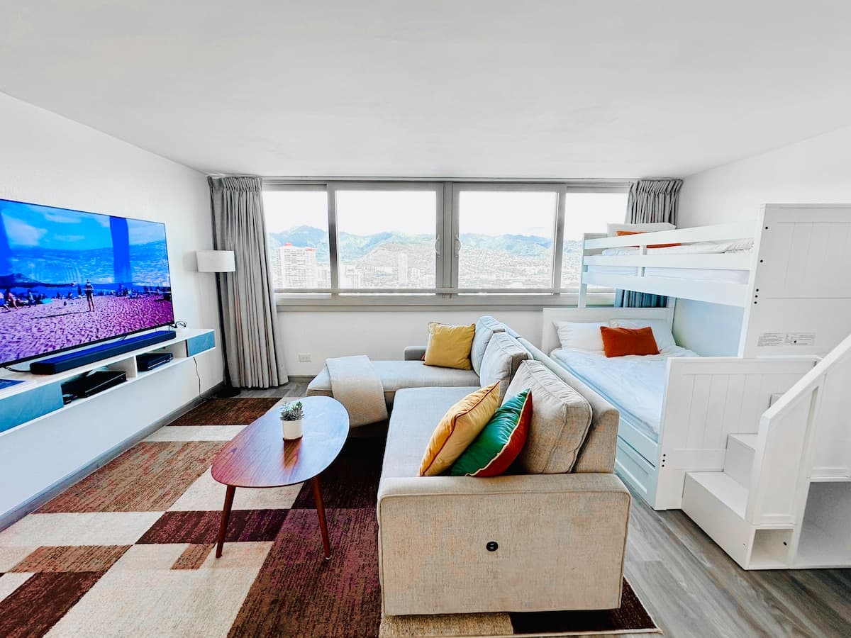 35FL-Newly Renovated Hidden Gem 1BR / Waikiki - Photo 1