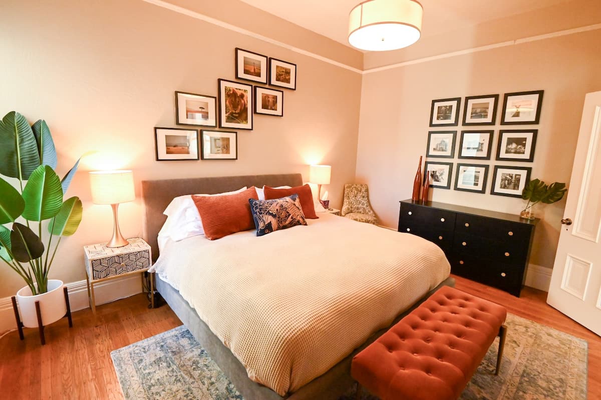 1880s Victorian Townhome, Heart of Mission - Photo 3