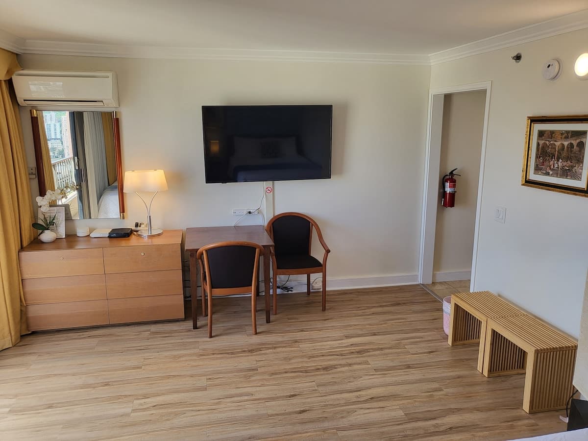21F- Studio • NO Resort Fees • 2 Queen Beds - Photo 2
