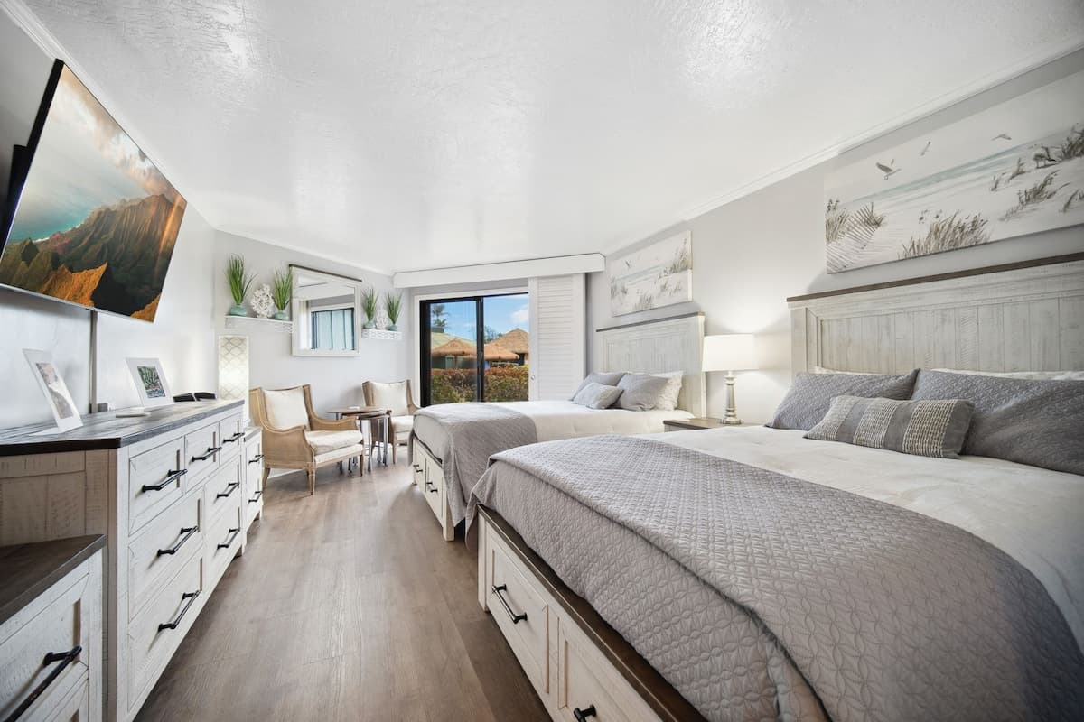 Condo in Lihue · ★4.82 · Studio · 2 beds · 1 shared bath - Photo 4