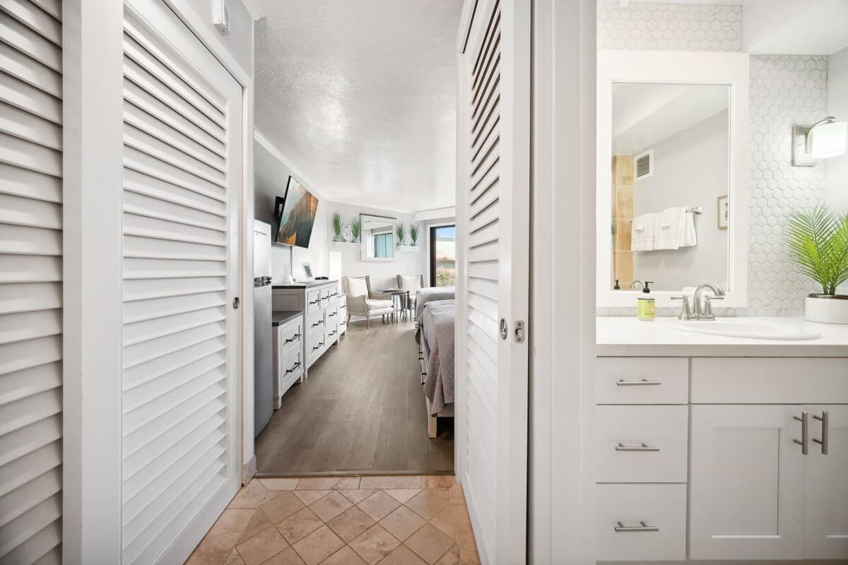 Condo in Lihue · ★4.82 · Studio · 2 beds · 1 shared bath - Photo 2