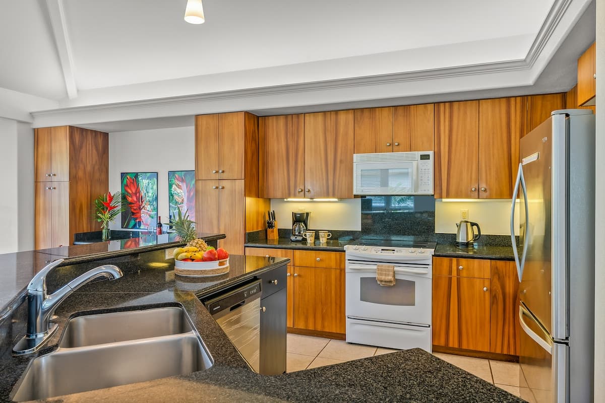 Villa in Princeville · ★4.5 · 3 bedrooms · 3 beds · 3 shared baths - Photo 3