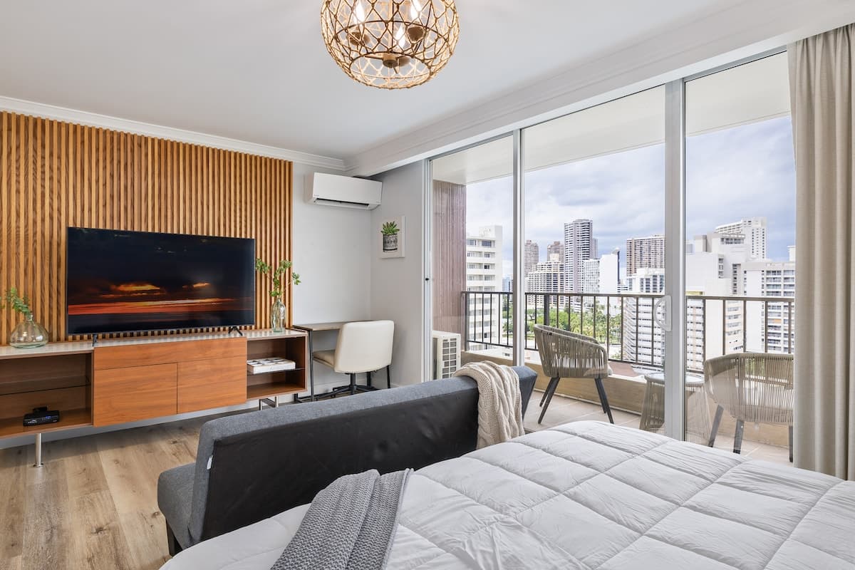 Modern Oasis with Great Canal Mountain View - Photo 4