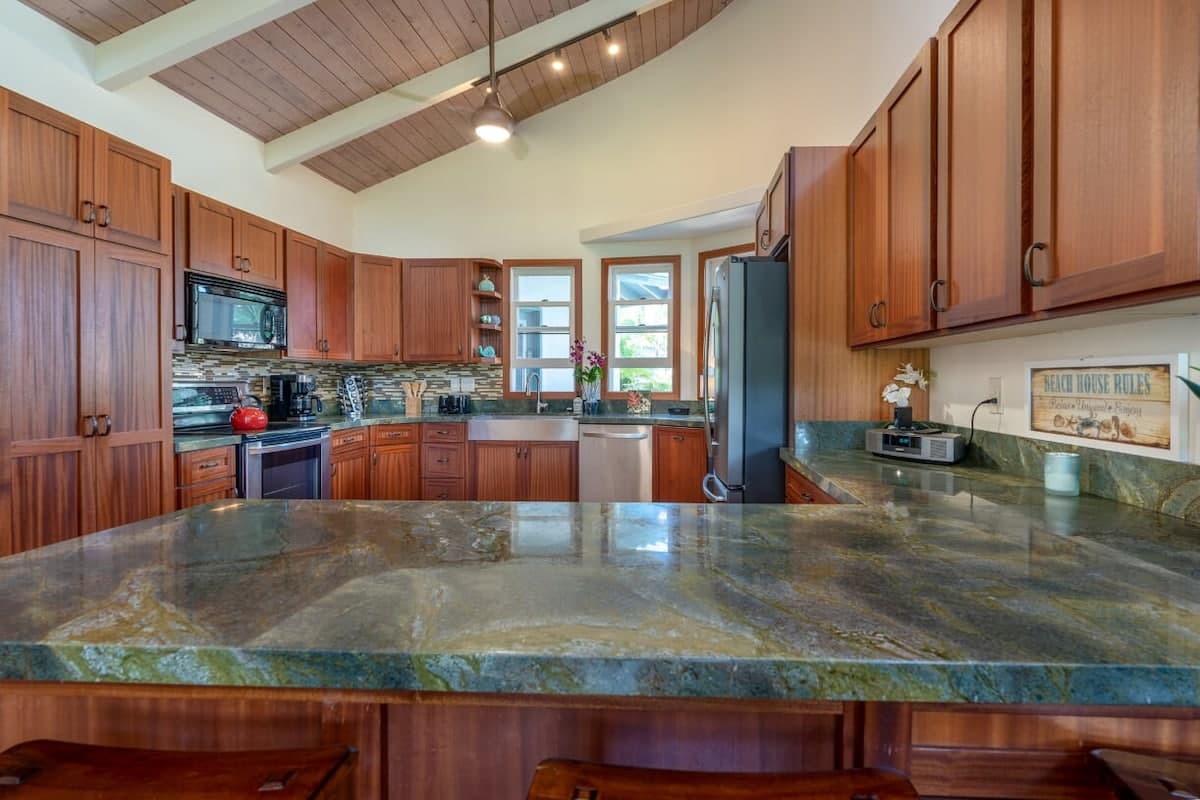 Home in Koloa · ★5.0 · 4 bedrooms · 6 beds · 3 baths - Photo 4
