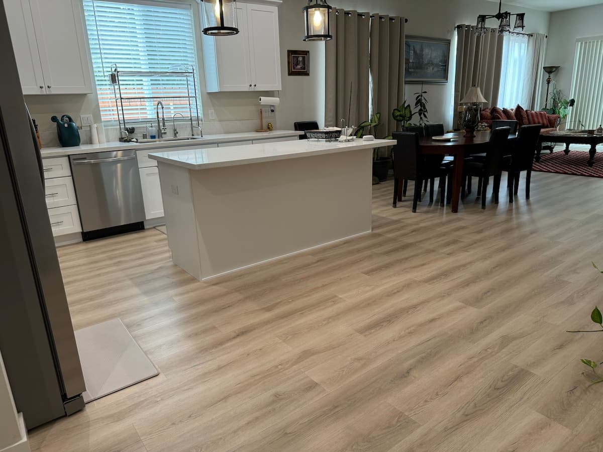 Home in Sacramento · ★4.95 · 4 bedrooms · 4 beds · 3 private baths - Photo 4