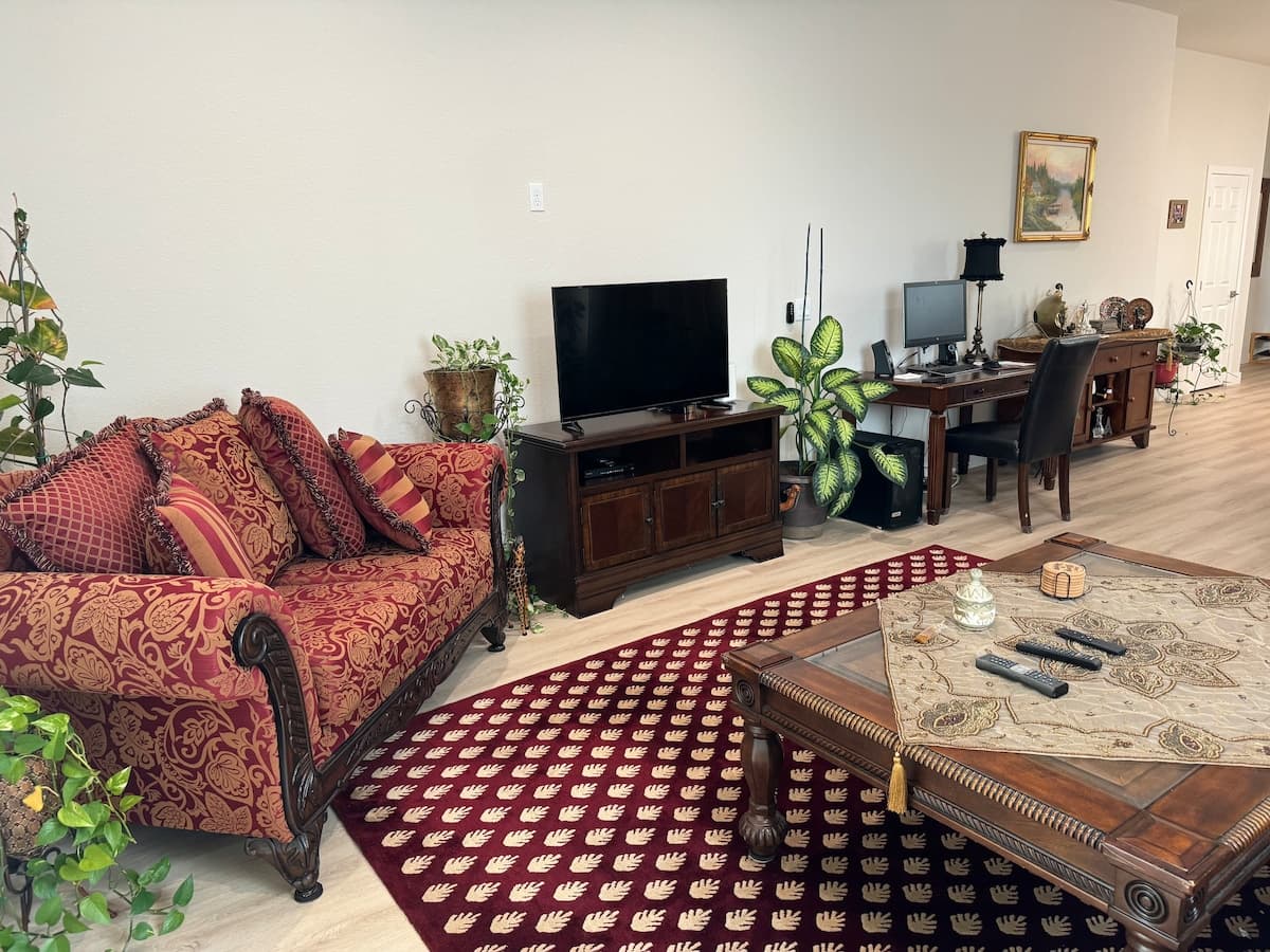 Home in Sacramento · ★4.95 · 4 bedrooms · 4 beds · 3 private baths - Photo 1