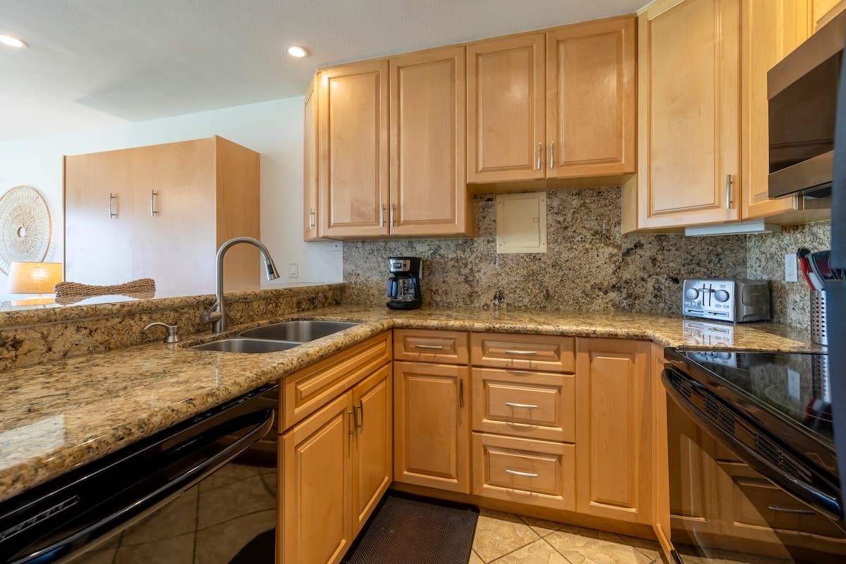Condo in Kihei · ★5.0 · 1 bedroom · 3 beds · 1 shared bath - Photo 3