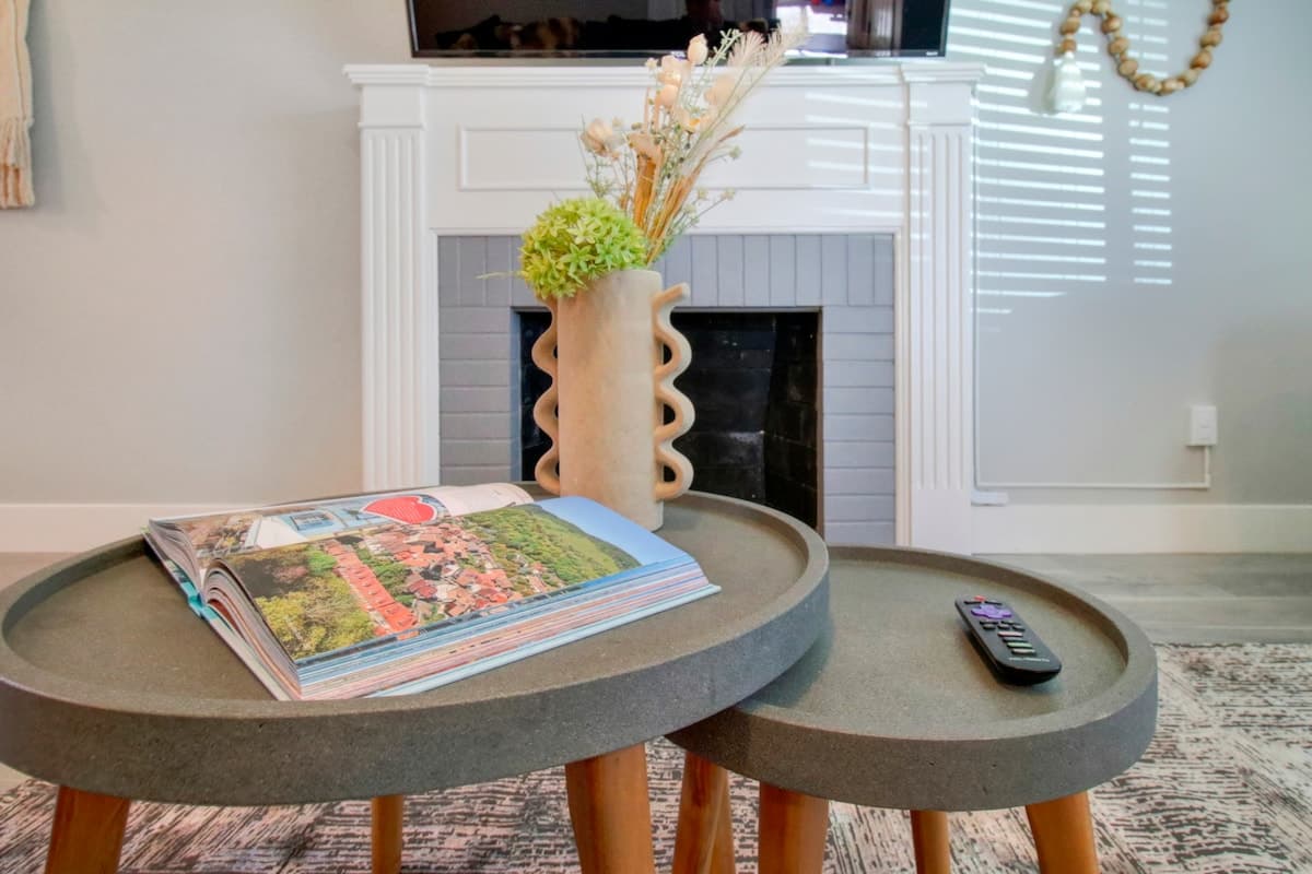 Cozy Home Near UC Davis Hospital, Yard & Fire Pit - Photo 3