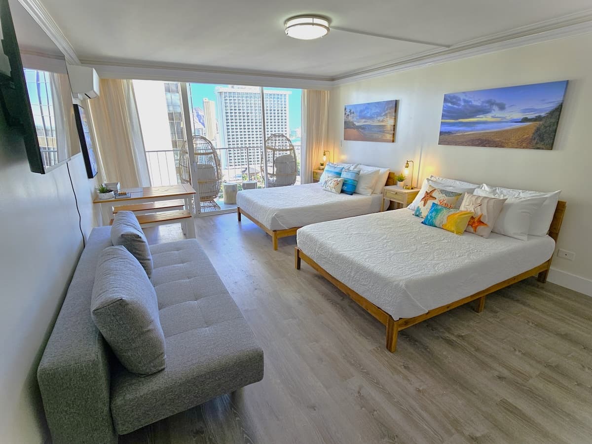 2 Queen+Sofa, Free Parking, New Renovation, View! - Photo 2