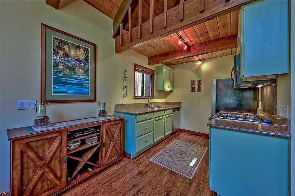 Home in Incline Village · ★4.47 · 3 bedrooms · 4 beds · 2 private baths - Photo 2