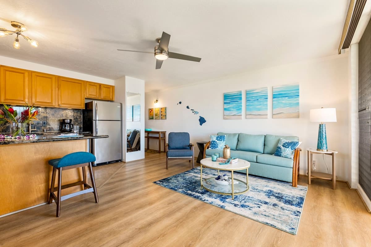 Condo in Kihei · ★4.94 · 1 bedroom · 2 beds · 1 private bath - Photo 2