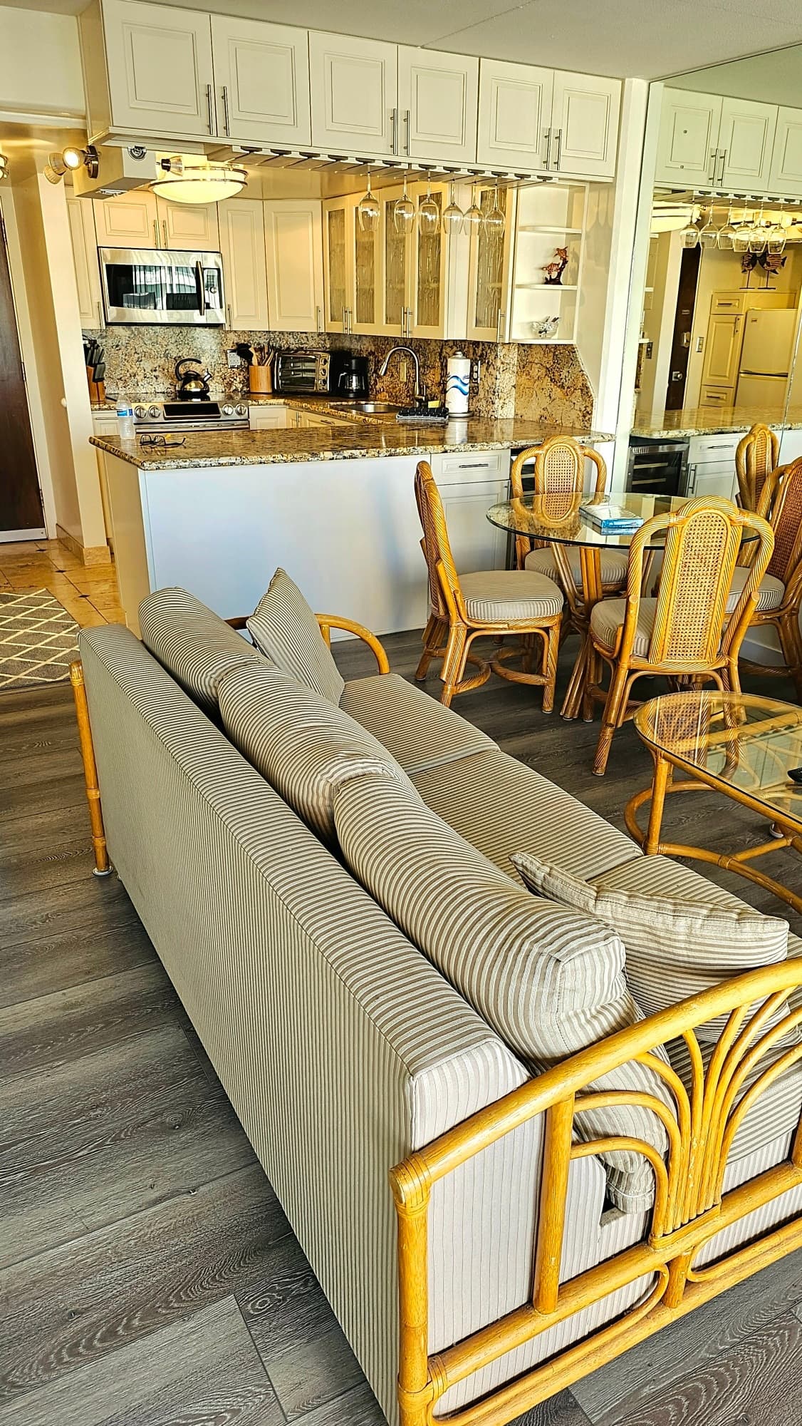 Condo in Honolulu · ★4.96 · 1 bedroom · 1 bed · 1 private bath - Photo 2