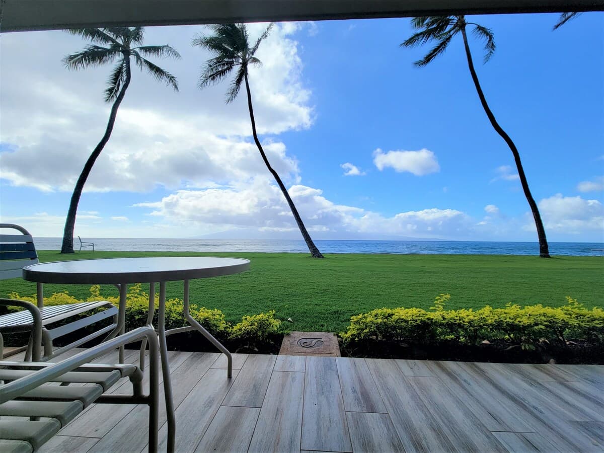 Popular Resort, Oceanfront, A/C - Photo 5