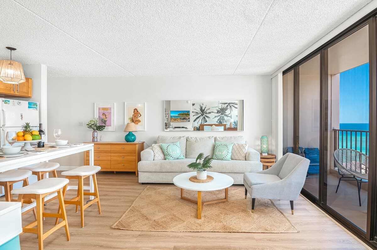 Condo in Honolulu · ★4.97 · 1 bedroom · 2 beds · 1 private bath - Photo 3