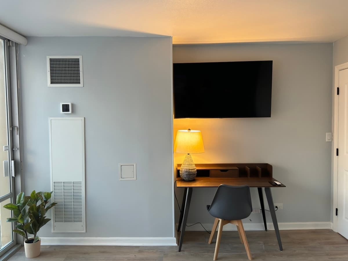 Condo in Honolulu · ★4.75 · 1 bedroom · 4 beds · 1 private bath - Photo 5