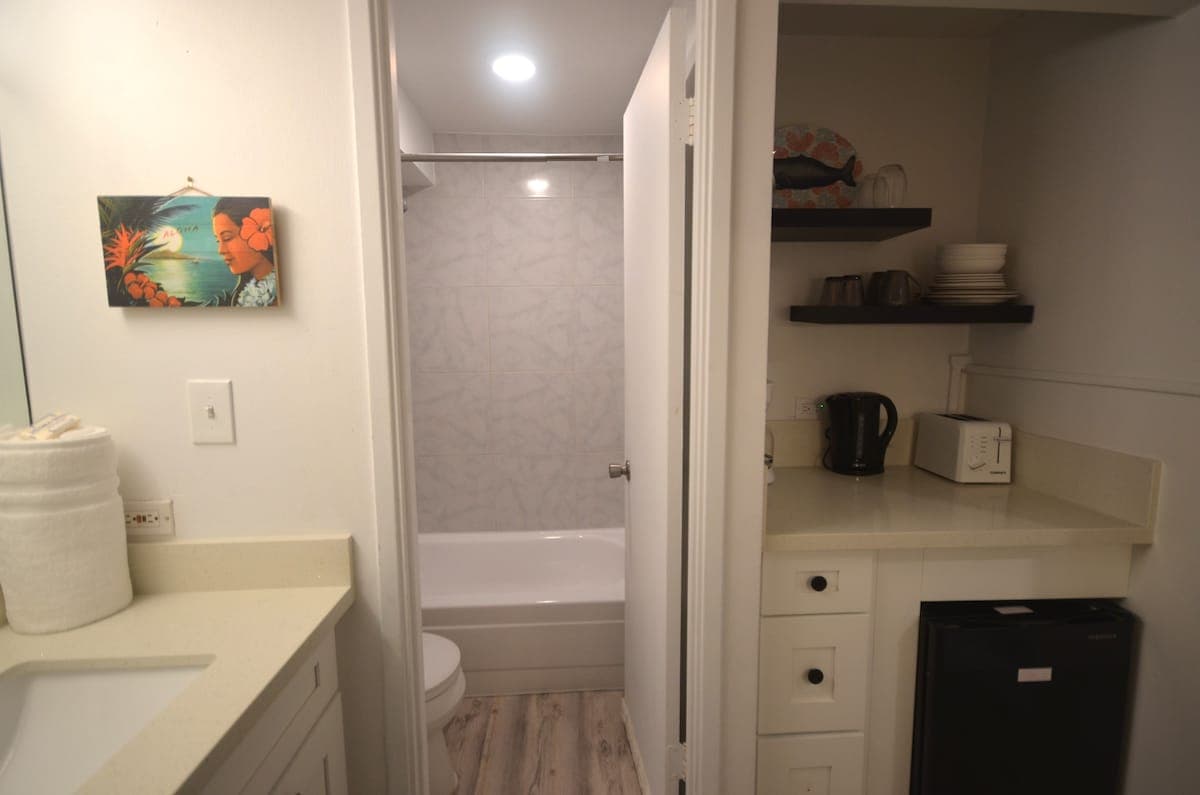KV805A Aloha Waikiki Beach Suite only 3 min walk - Photo 4