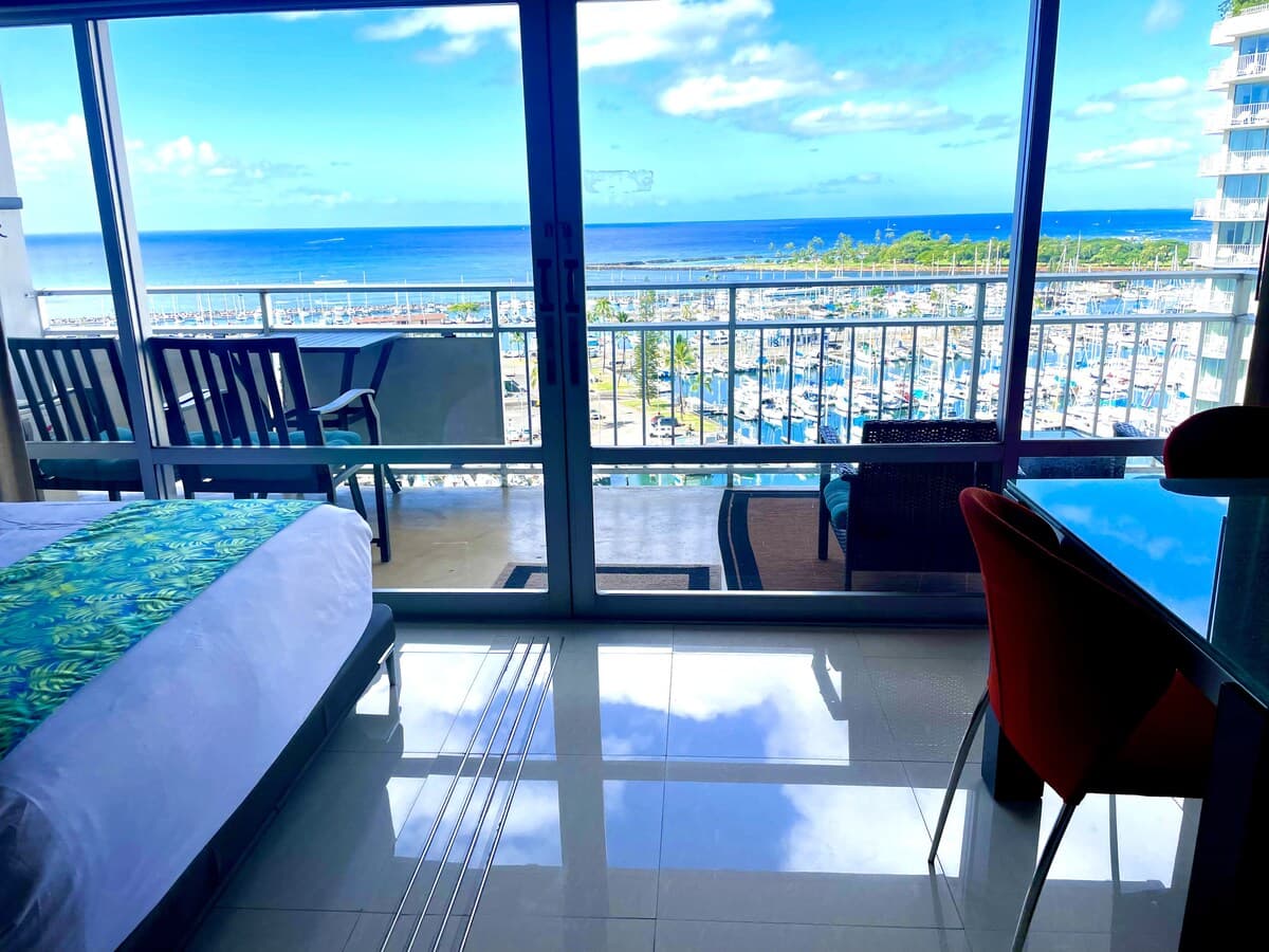 Ocean View 2 Bedroom/2 Bath Condo at Ilikai Resort - Photo 2