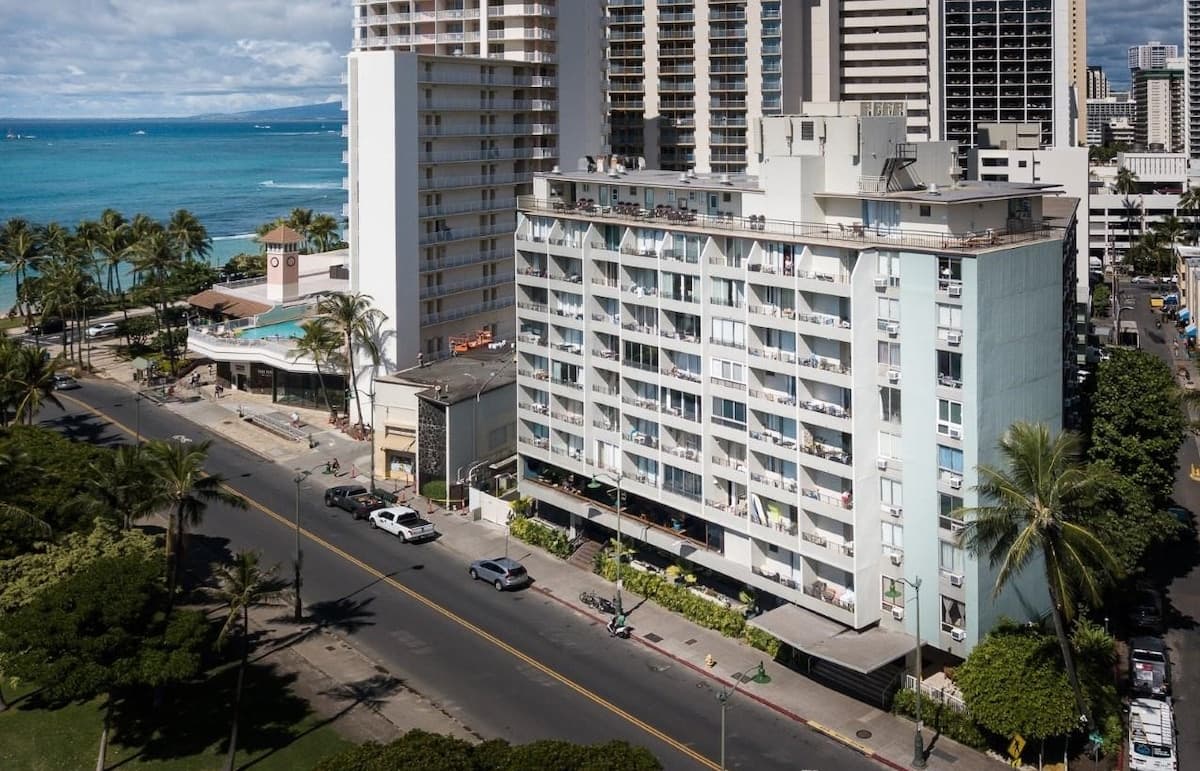 Condo in Honolulu · ★4.83 · Studio · 2 beds · 1 private bath - Photo 5