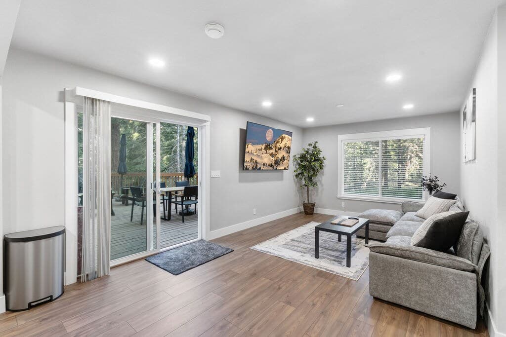 Home in Stateline · ★5.0 · 3 bedrooms · 5 beds · 3.5 private baths - Photo 5