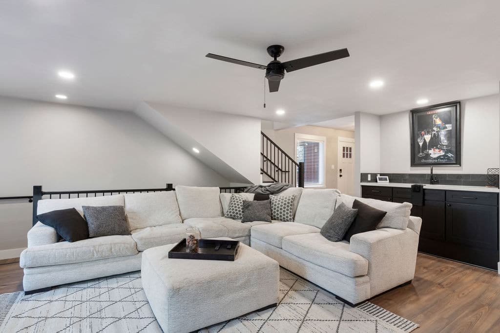Home in Stateline · ★5.0 · 3 bedrooms · 5 beds · 3.5 private baths - Photo 2