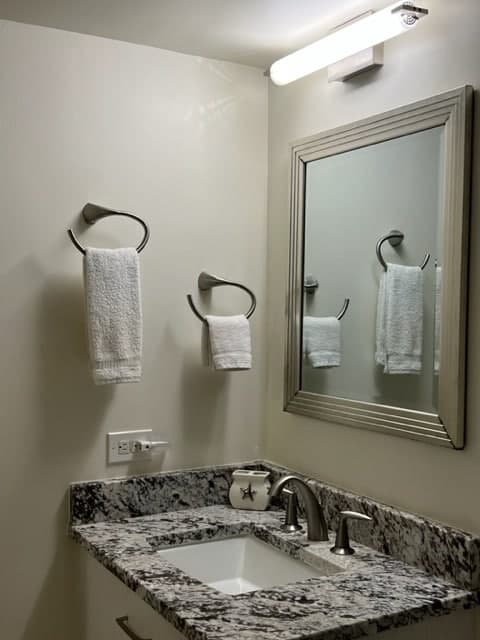 Condo in Kihei · ★4.91 · 2 bedrooms · 3 beds · 2 baths - Photo 5