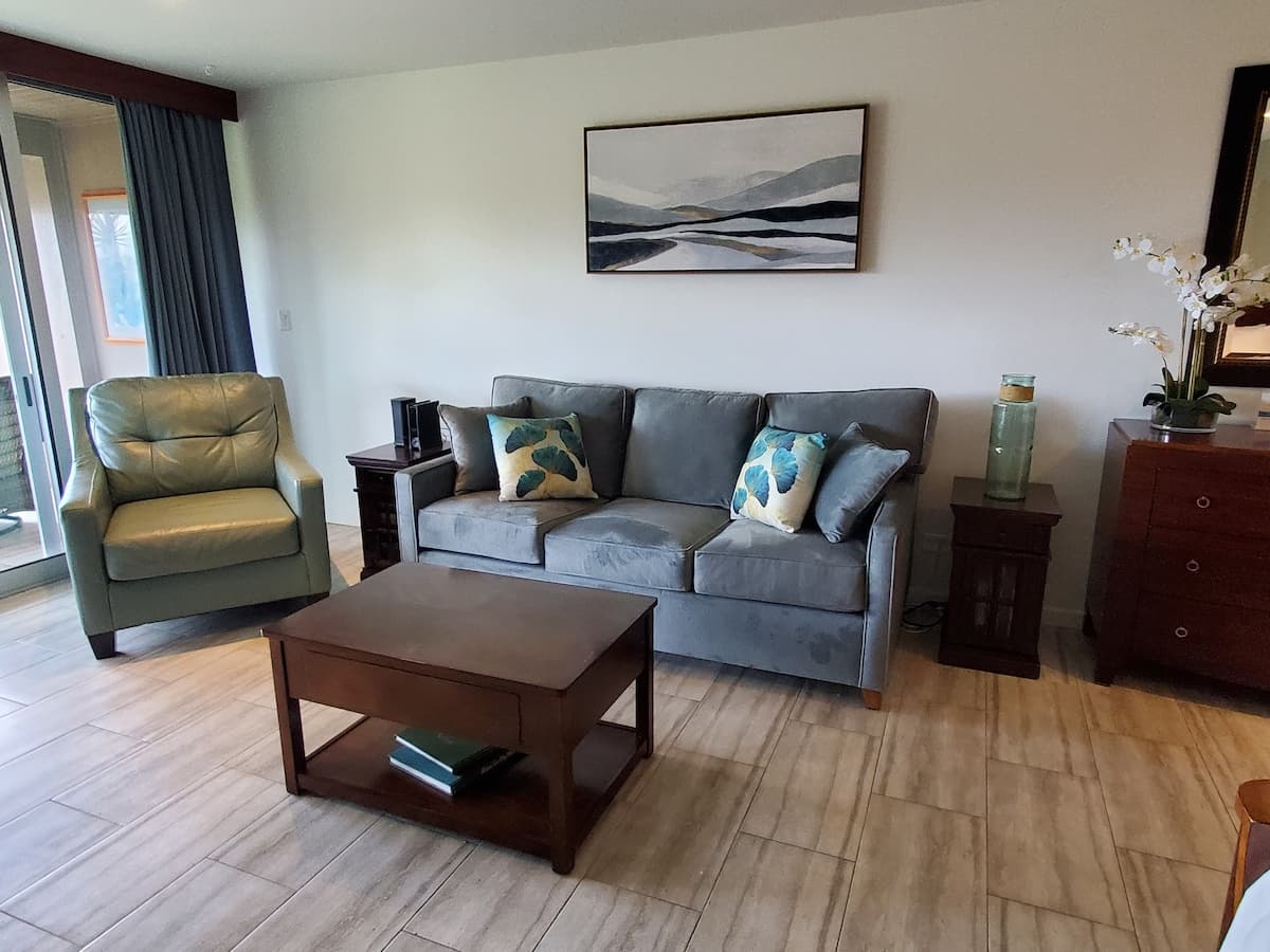 Condo in Lahaina · ★5.0 · Studio · 2 beds · 1 bath - Photo 2