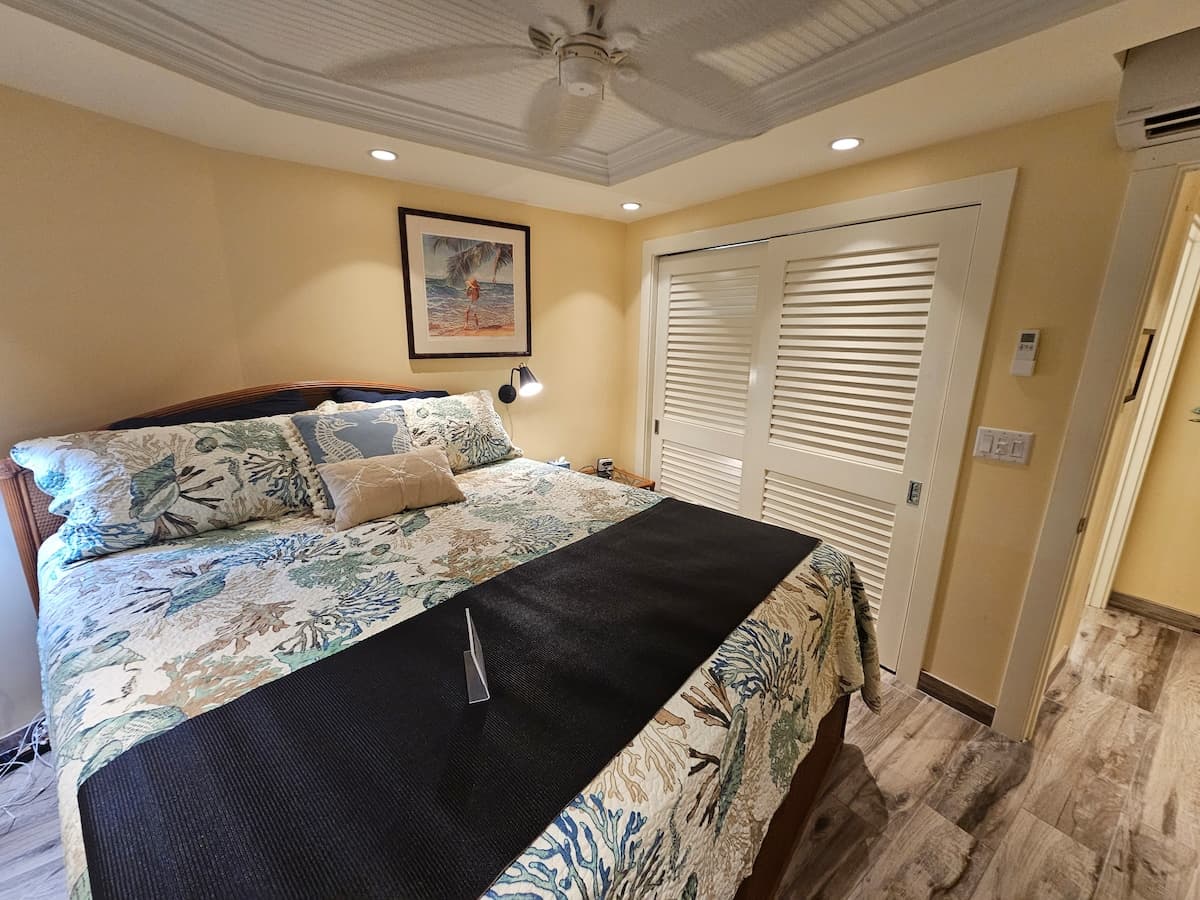 Condo in Kailua-Kona · ★4.95 · 1 bedroom · 2 beds · 1 private bath - Photo 1
