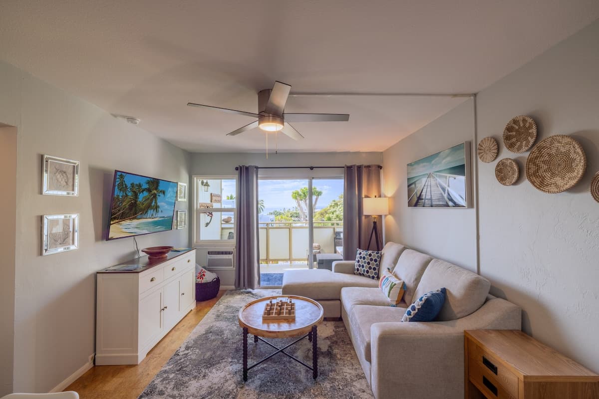Condo in Kailua-Kona · ★4.67 · 2 bedrooms · 2 beds · 1 private bath - Photo 5