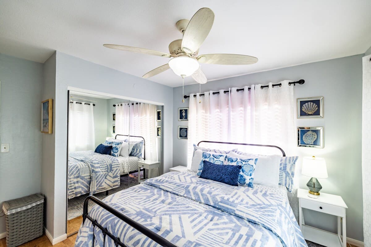 Condo in Kailua-Kona · ★4.67 · 2 bedrooms · 2 beds · 1 private bath - Photo 1