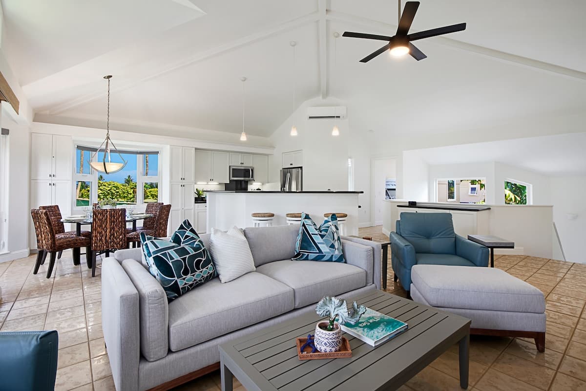 Home in Princeville · ★5.0 · 3 bedrooms · 4 beds · 3 baths - Photo 2