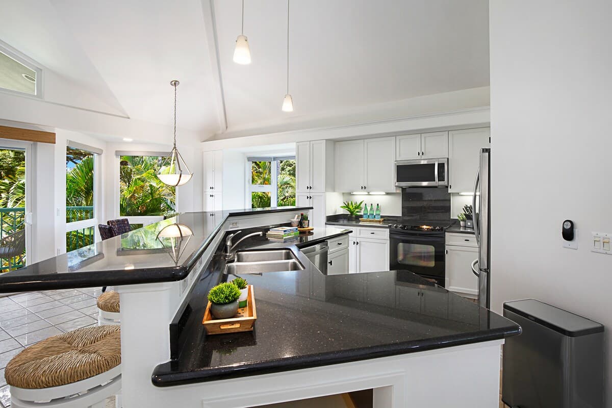 Home in Princeville · ★5.0 · 3 bedrooms · 4 beds · 3 baths - Photo 4