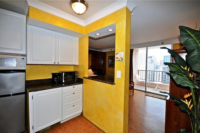 June ONLY $135/night -Premium Waikiki Studio Condo - Photo 2