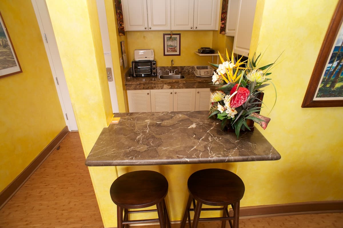 June ONLY $135/night -Premium Waikiki Studio Condo - Photo 4